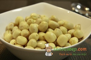 Chọn sen ngon để nấu cháo sen bạch quả