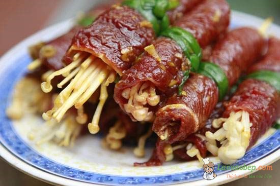 Làm thịt bò cuộn nấm kim châm ngon