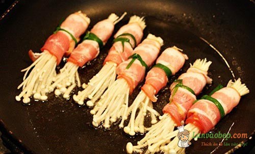Làm thịt bò cuộn nấm kim châm ngon
