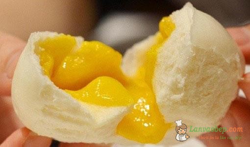 Ngon nhức nhối với món bánh bao kim sa