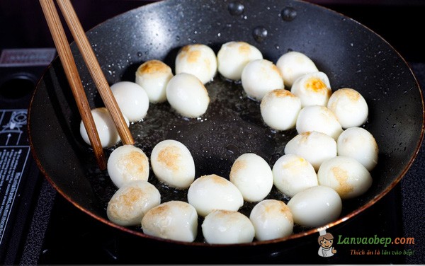 Trứng cút kho mặn, món ăn dễ làm cho bé ngon cơm