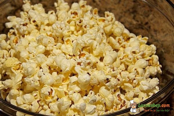 Cách làm bắp rang bơ bằng nồi cơm điện cực đơn giản