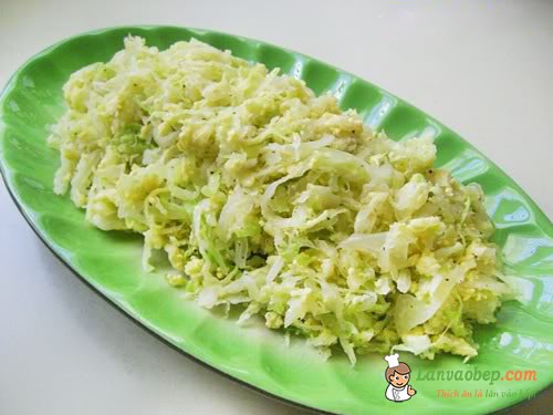 Làm món bắp cải xào trứng giản đơn ngày cuối tuần