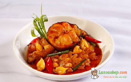 Cá lăng kho củ nén món lạ ngon cơm
