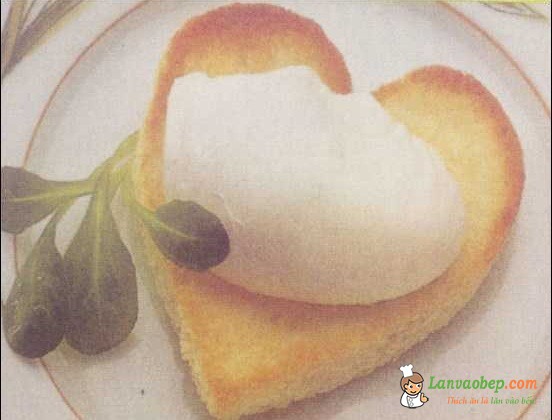 Làm bánh chẻo trứng tưởng lạ mà quen