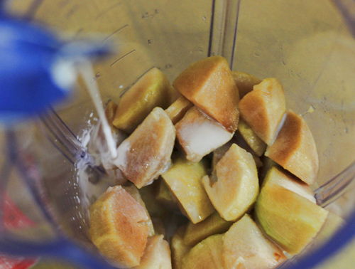 Làm sinh tố hồng xiêm bổ dưỡng ngon lạ