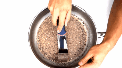 Tự làm kem cuộn Thái Lan tại nhà chẳng cần đến máy móc