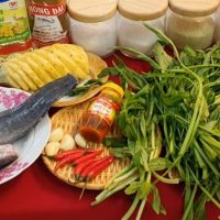 Cách làm lẩu cá trê chua cay thơm ngon, đậm đà